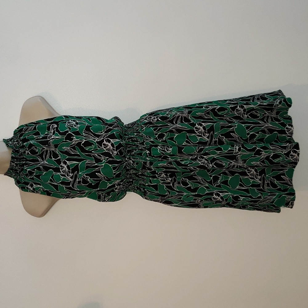 A new day dress size M.  Excellent pre owned condition.